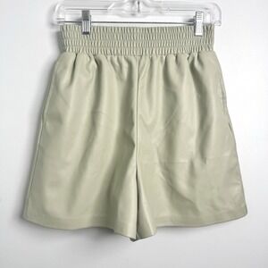 ASOS TopShop Women's Size 6 Light Sage Green Faux‎ Leather Pull On Shorts NEW